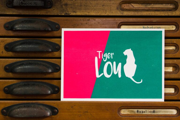 Volvlak letterpress geboortekaartje