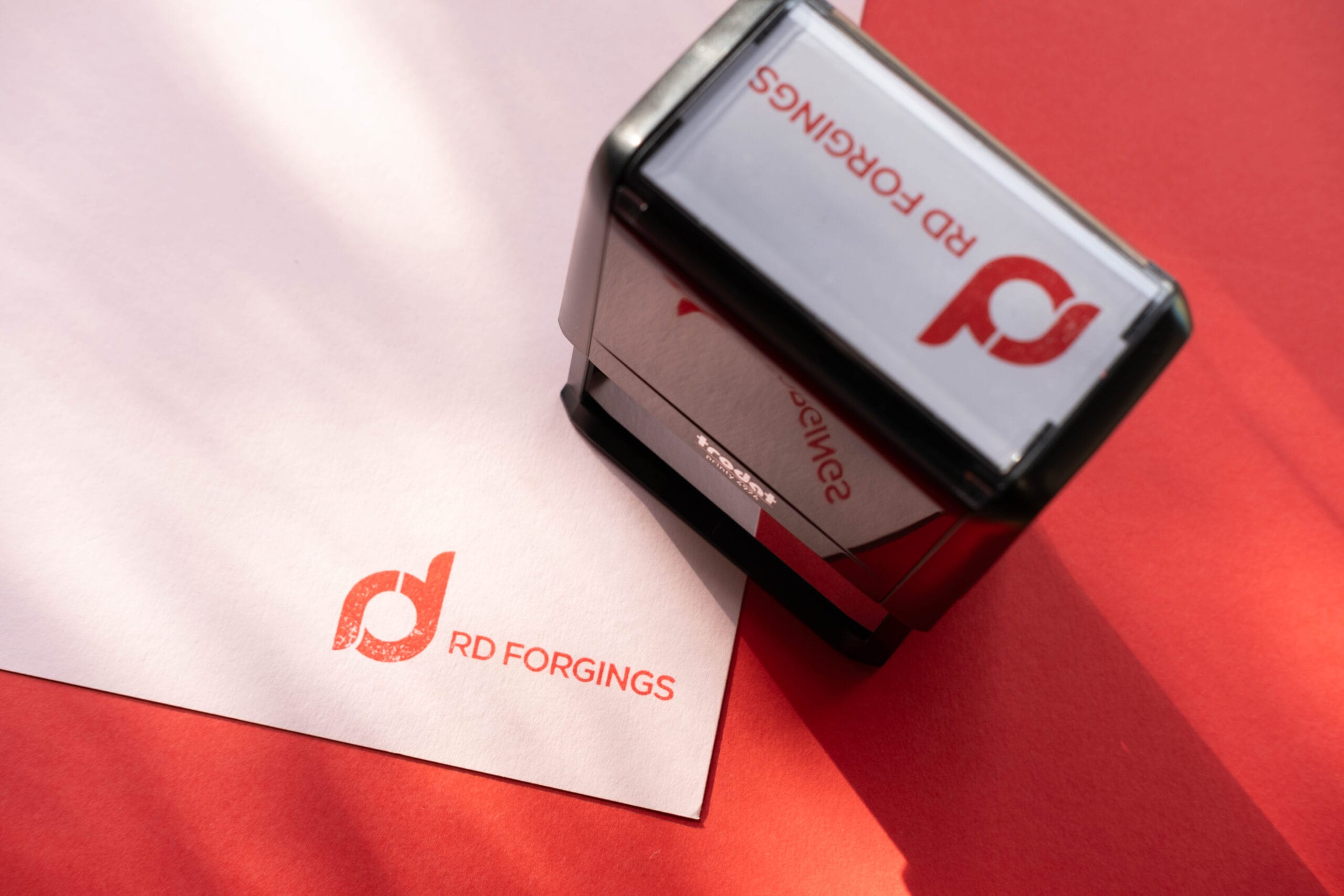 Karakter prints is een Nederlandse online stempelleverancier gespecialiseerd in maatwerk stempels